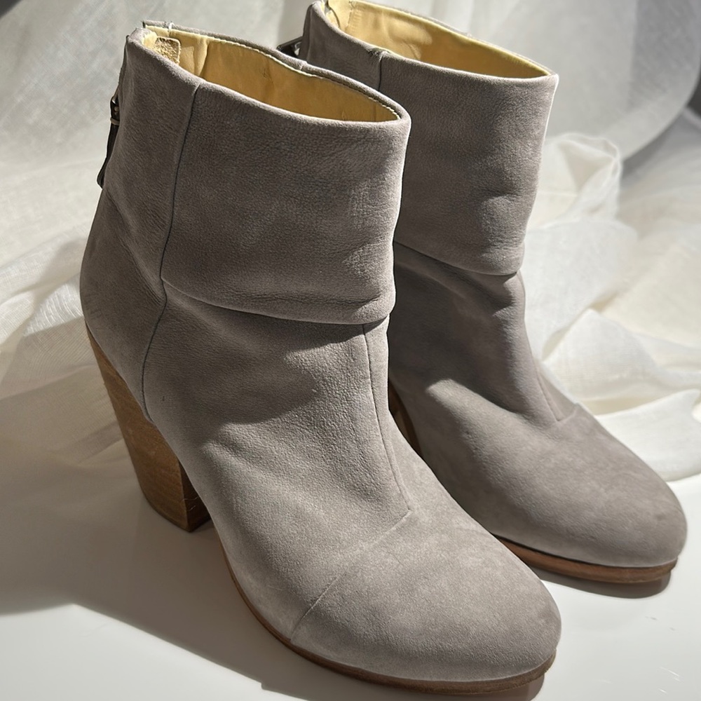 Ankle boots